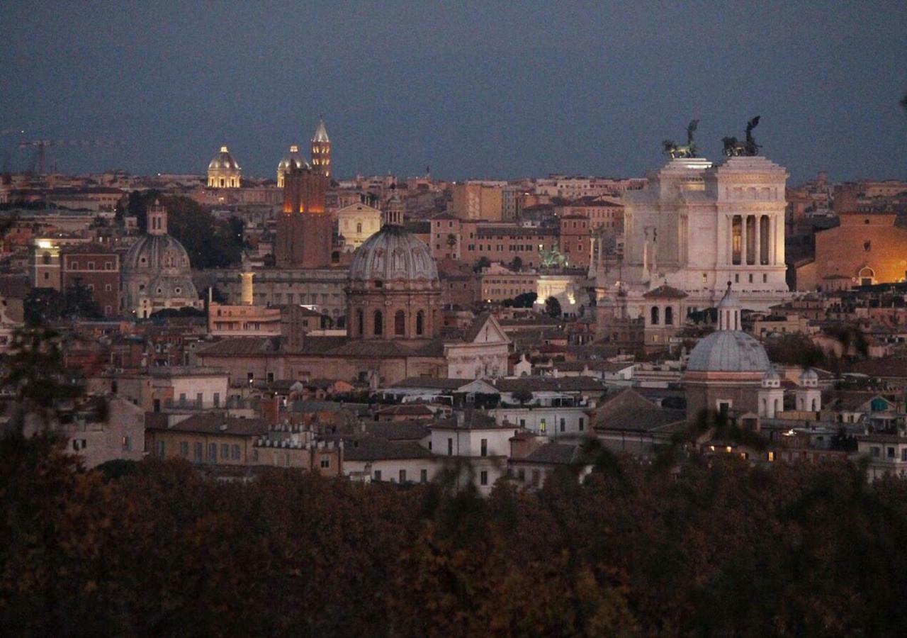 Vatican In The Moonlight Apartment Rome Exterior photo